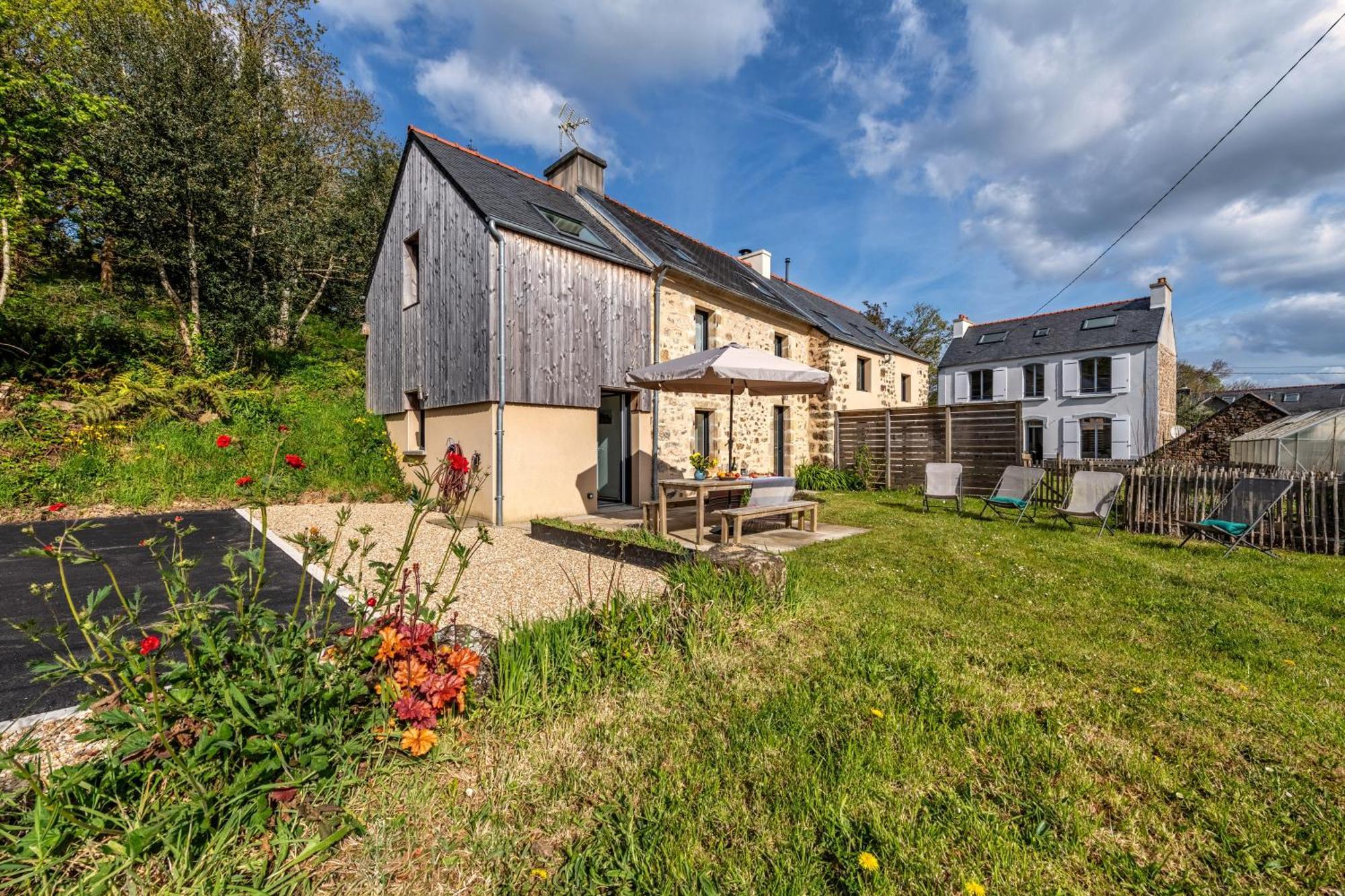Toudig - Maison Avec Terrasse Et Jardin プルガステル＝ダウラ エクステリア 写真